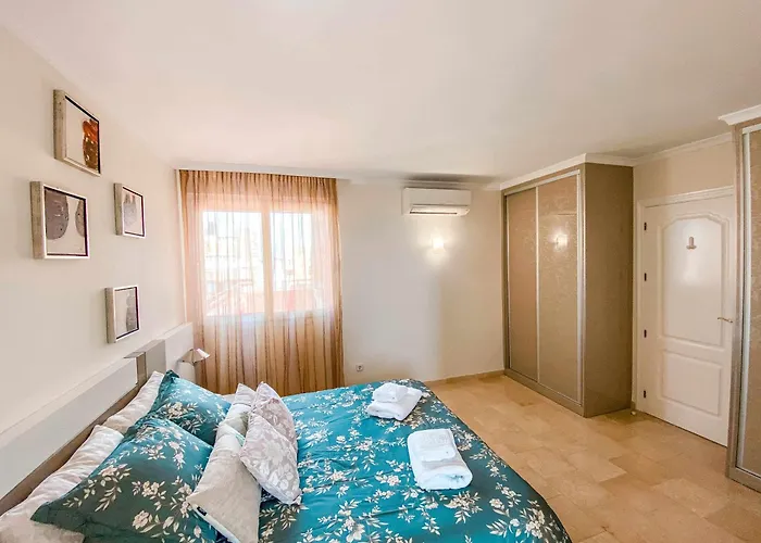 Nuevo Atico Con Piscina Privada Y Vistas Al Mar Фуенхірола