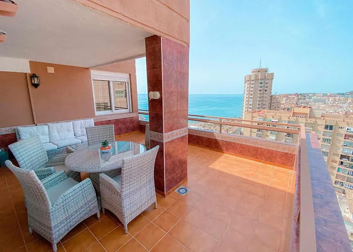 Nuevo Atico Con Piscina Privada Y Vistas Al Mar פואנגירולה