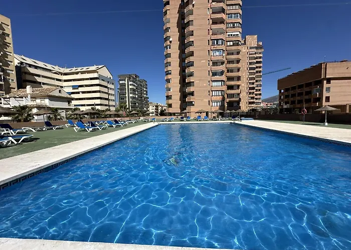 דירה Nuevo Atico Con Piscina Privada Y Vistas Al Mar פואנגירולה